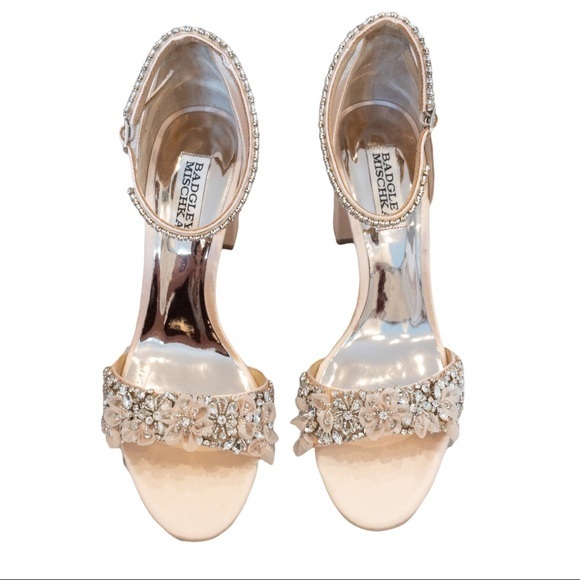 Badgley Mischka Collection Finesse Ankle Strap Sandal in Seashell Satin Size 7.5 - Picture 8 of 13